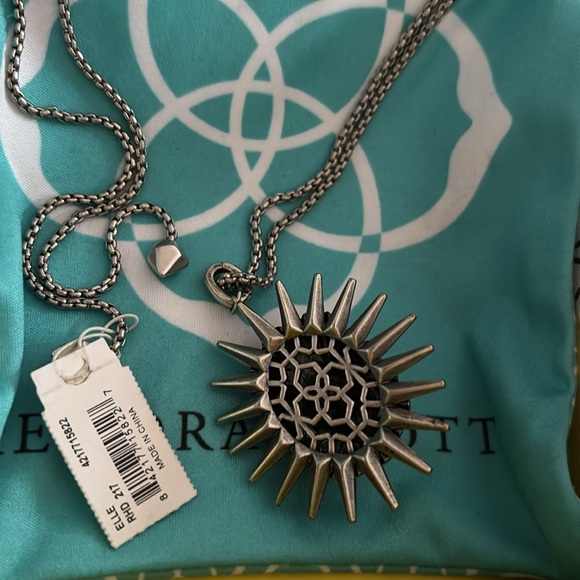 Kendra Scott Silver Lion Long Strand Slider Necklace NWT - Picture 6 of 10